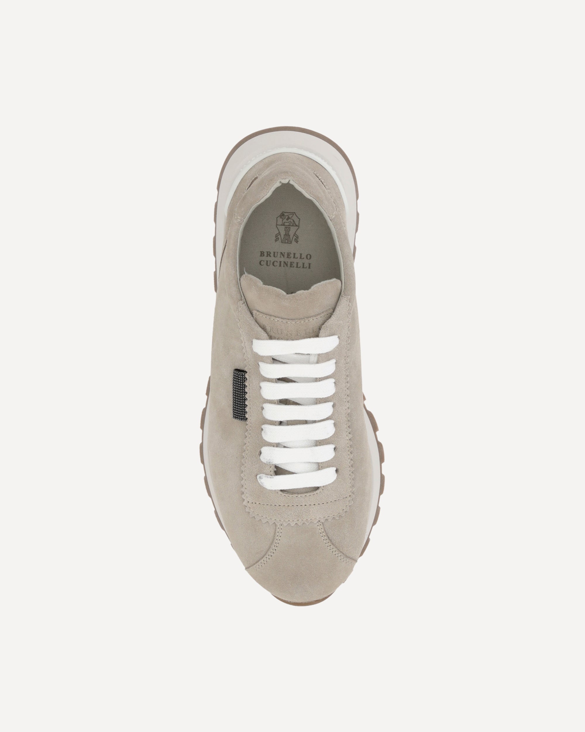 Sneakers with iconic embellishments - 4