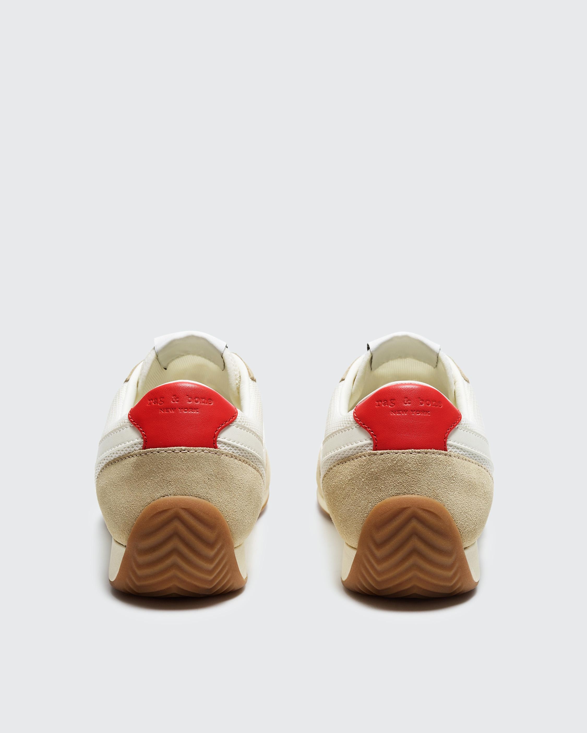 Retro Runner - Suede
Low Top Sneaker - 5