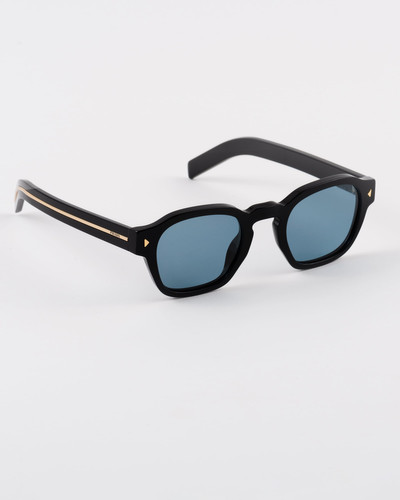 Prada Sunglasses with iconic metal plaque outlook