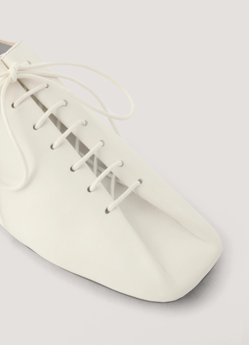 FLAT DERBIES
SATIN NAPPA LEATHER 4