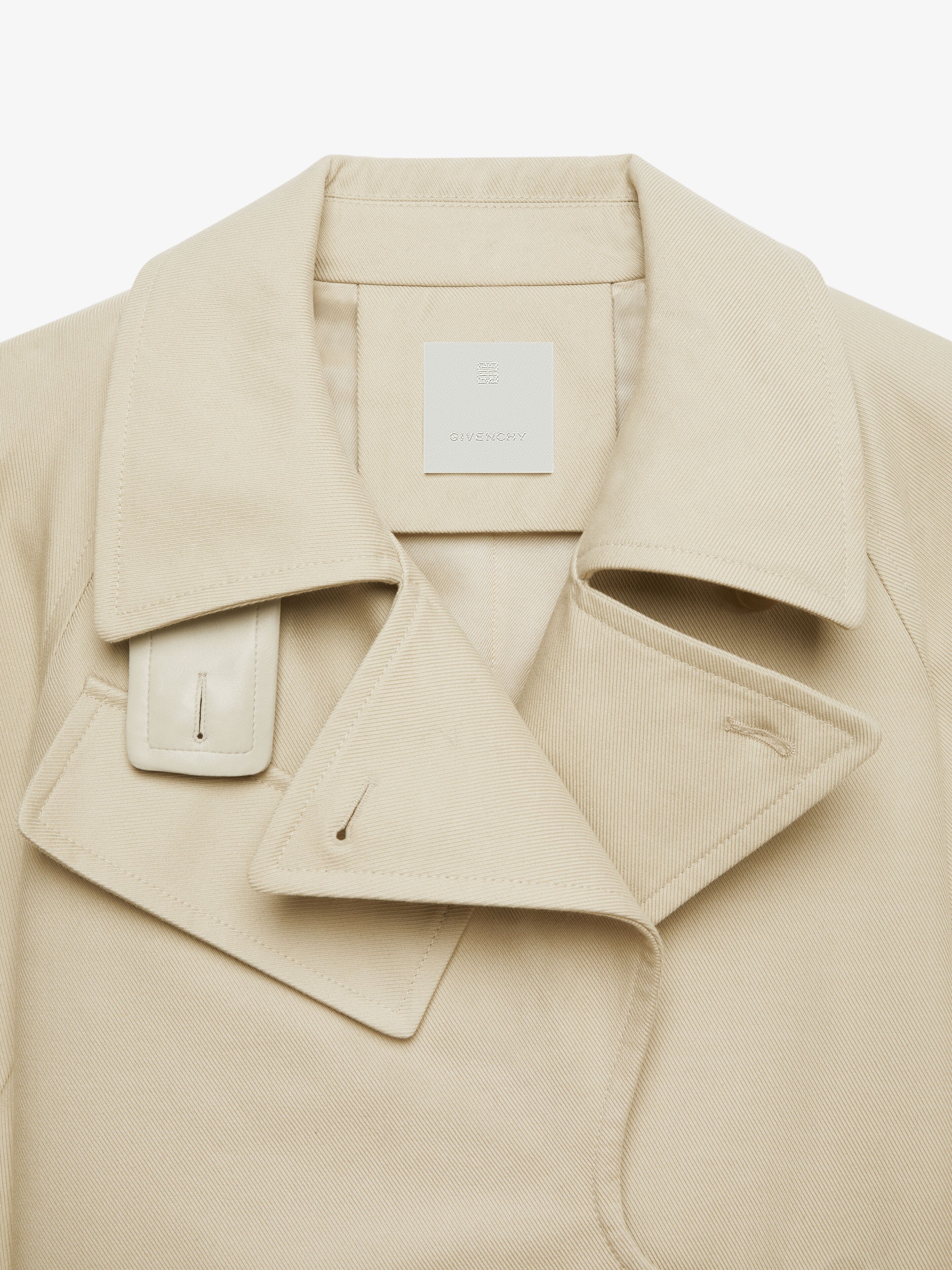 SHORT TRENCH COAT IN COTTON TWILL WITH U-LOCK BUCKLE - 5