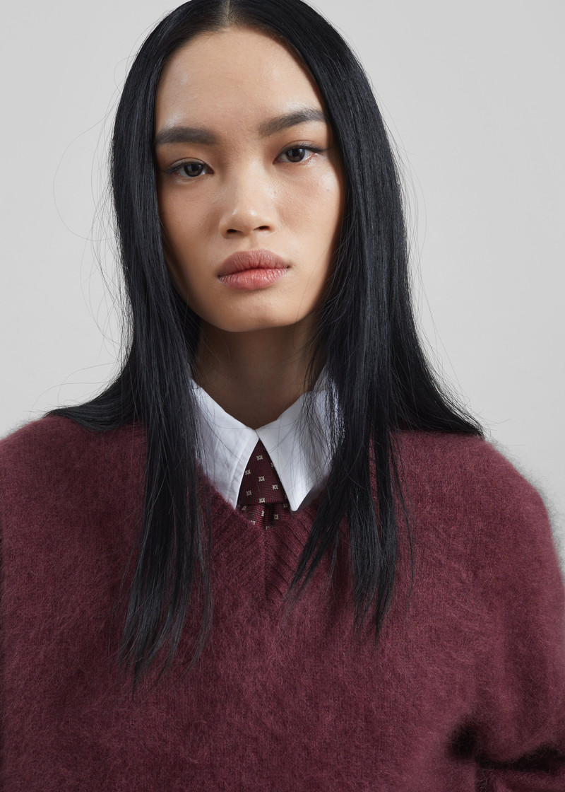 Vilhena Wool Fuzzy V-Neck Sweater - Burgundy 4