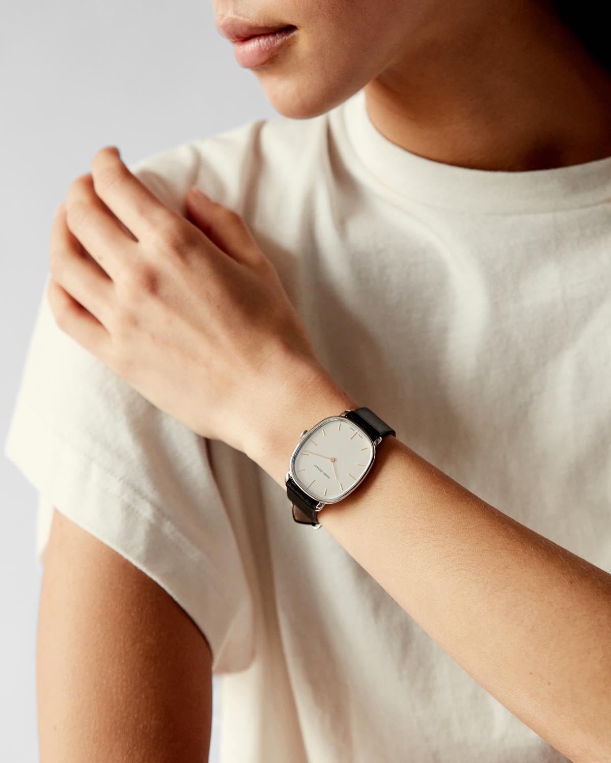 28.07 WATCH - 2