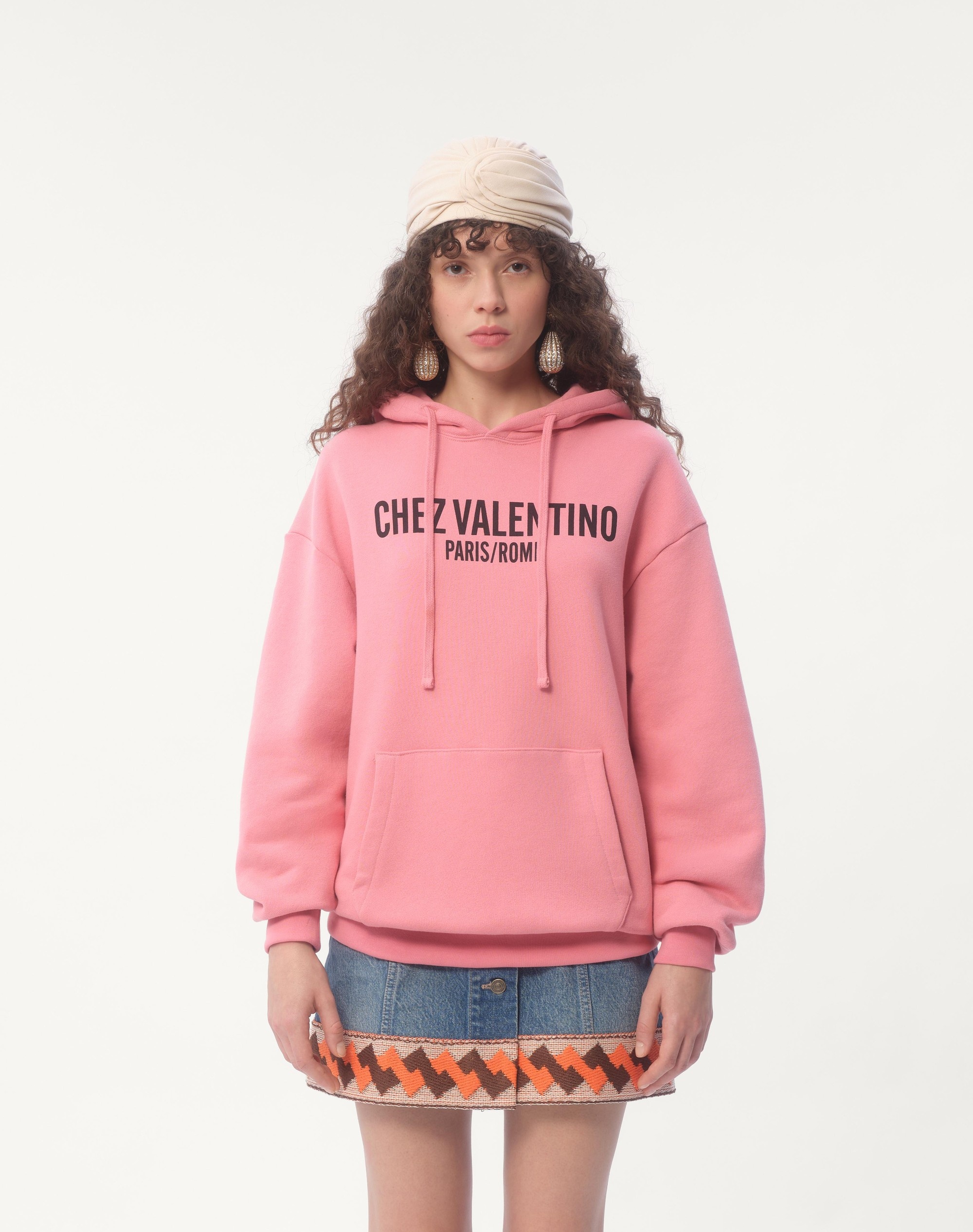 COTTON SWEATSHIRT WITH HOOD AND CHEZ VALENTINO PRINT - 6