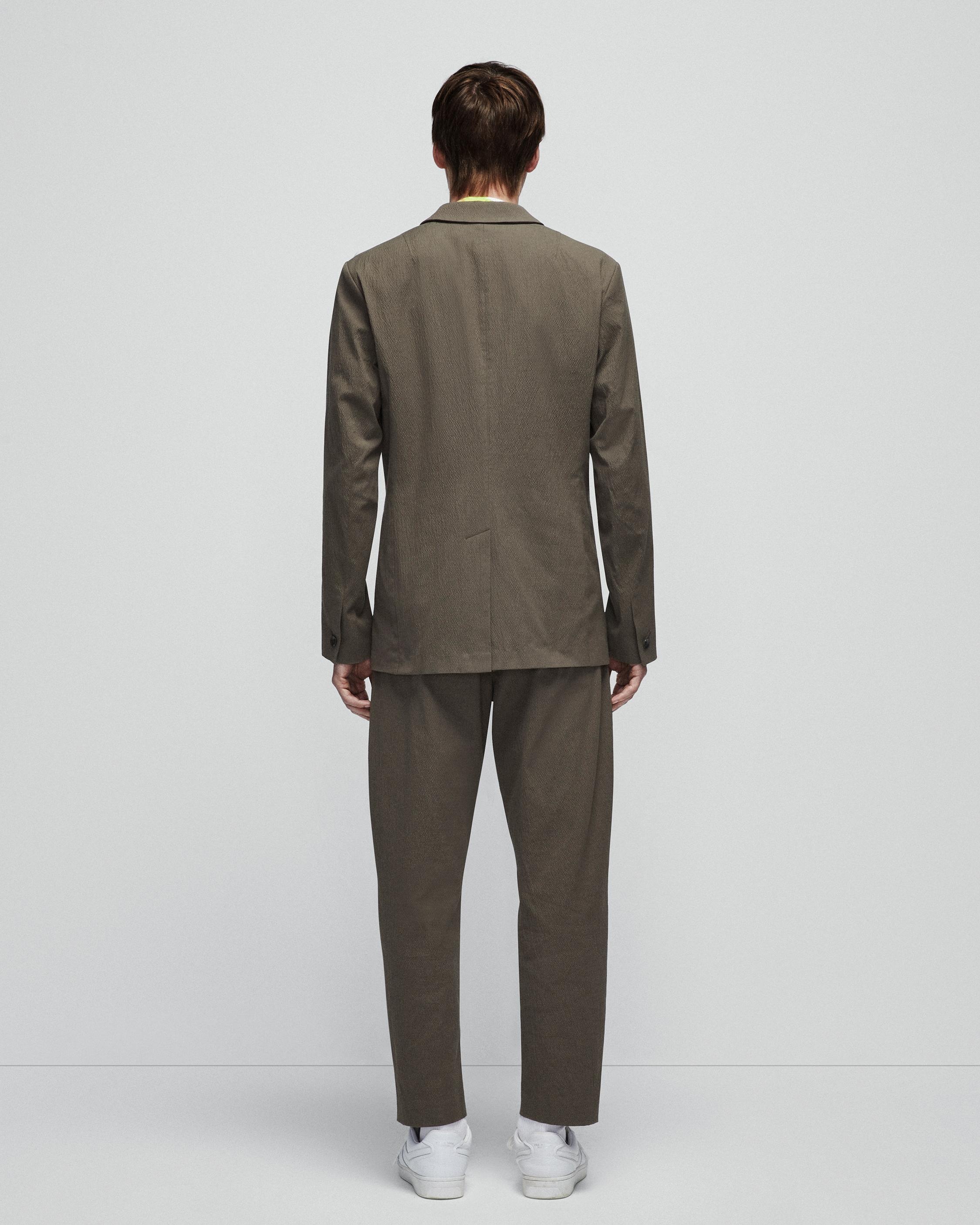 Linden Blazer
Stretch Seersucker Blazer - 6