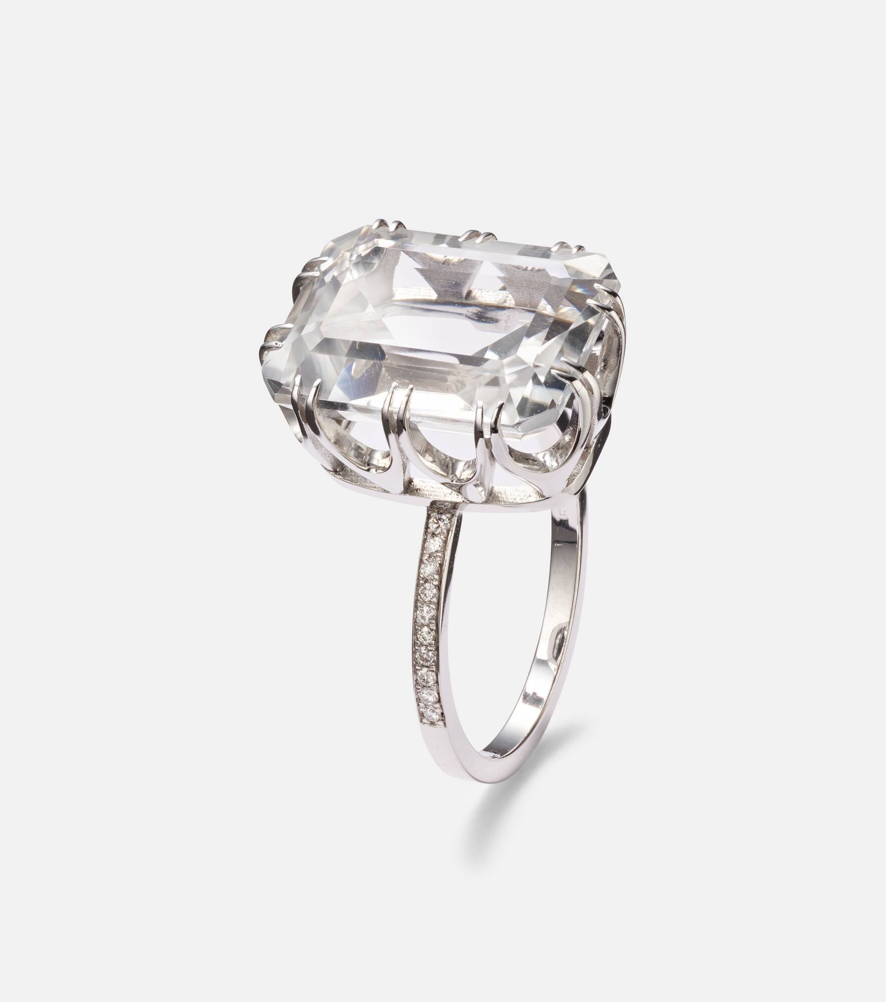 Oblong 18kt white gold ring with topaz and diamonds - 4