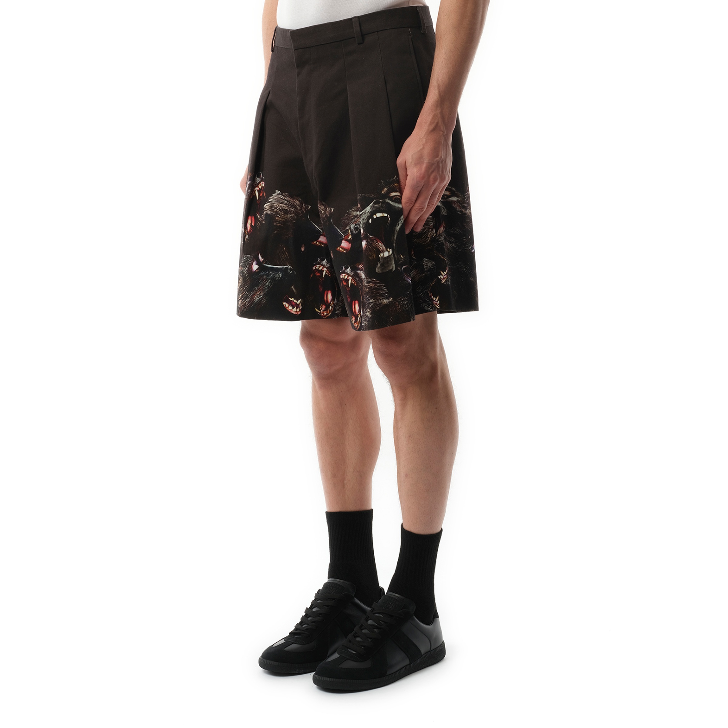 Bermuda in Black - 5