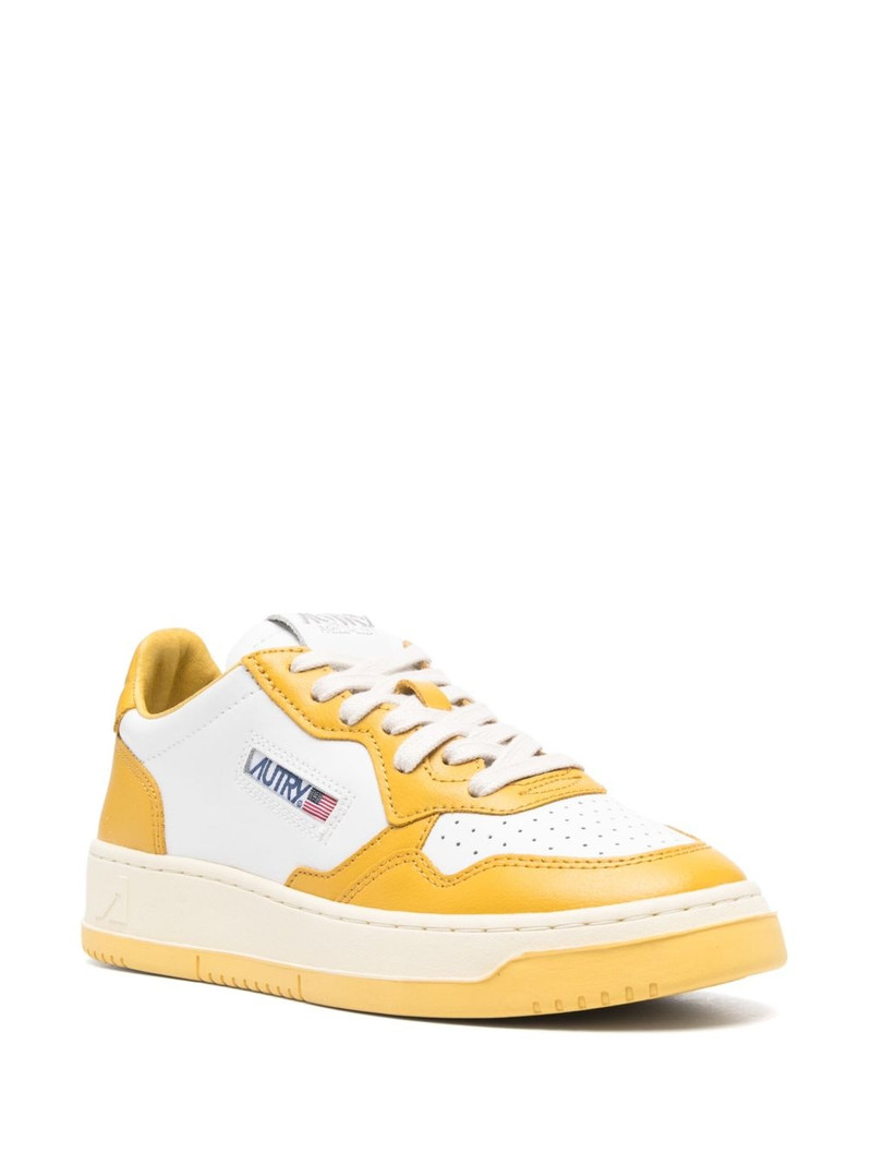 AUTRY Medalist sneakers outlook