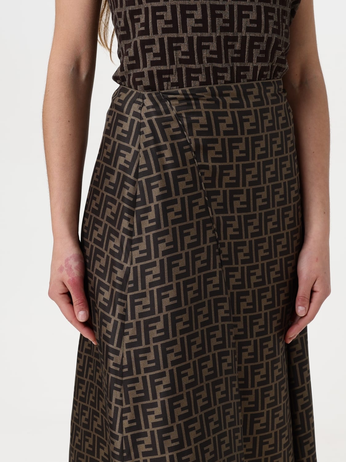 スカート FENDI Woman Skirt Mud FQ7601A8G3 F1440 Skirt Silk Brown | Fendi