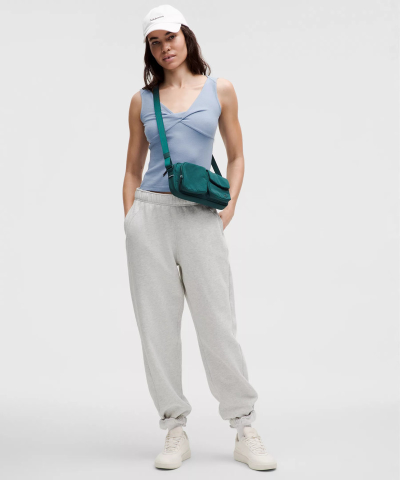 Multi-Pocket Crossbody Bag 2.5L 6