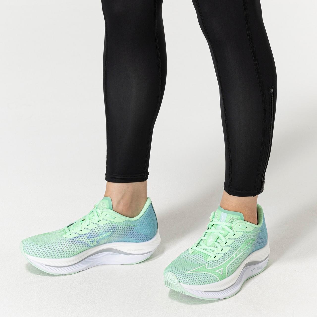 Women's Wave Rebellion Flash 2 Running Shoe - 9