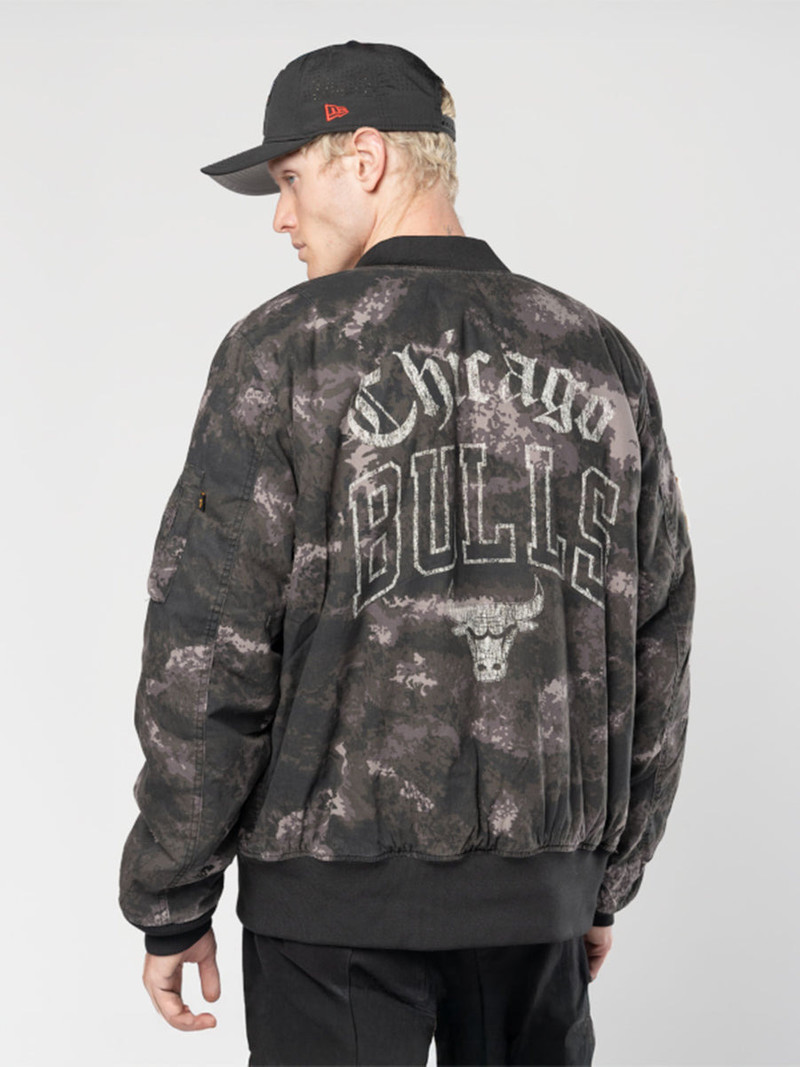 ALPHA INDUSTRIES CHICAGO BULLS X ALPHA X NEW ERA MA-1 BOMBER JACKET (BLACK CAMO) outlook