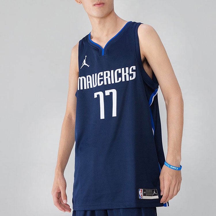 Nike NBA Basketball Jersey SW Fan Edition 20-21 Season Dallas Mavericks Doncic No. 77 Navy Blue Dark - 7