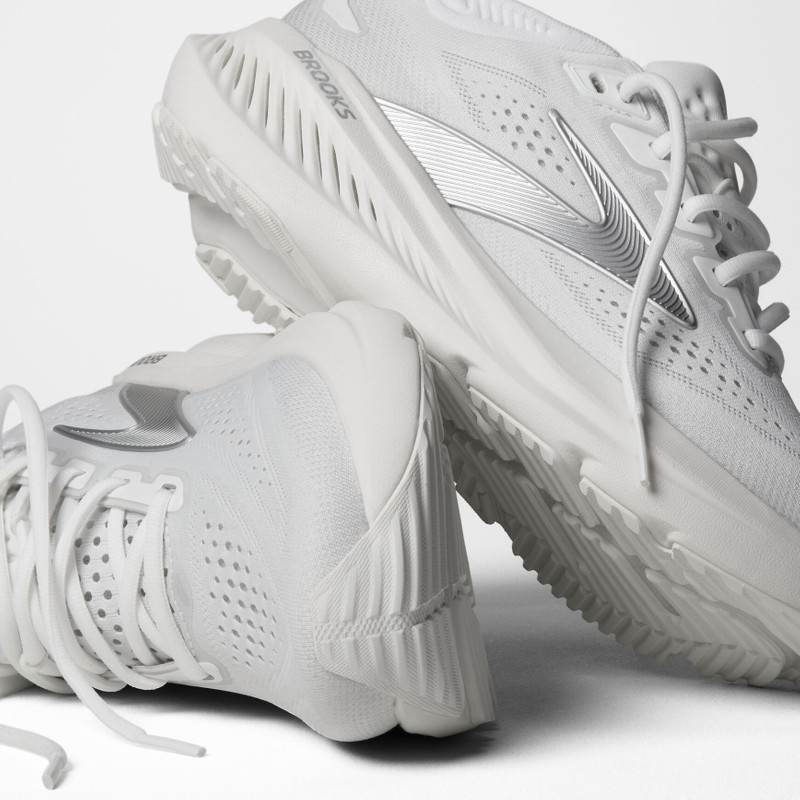 BROOKS Glycerin 23 outlook