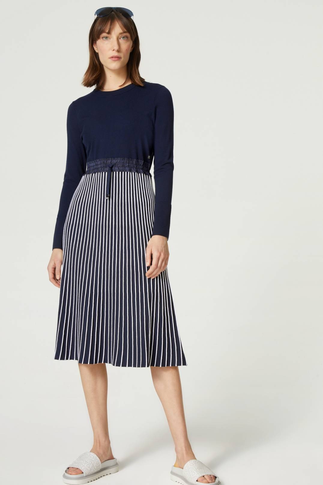 SAMINA KNITTED DRESS IN NAVY BLUE/WHITE - 2