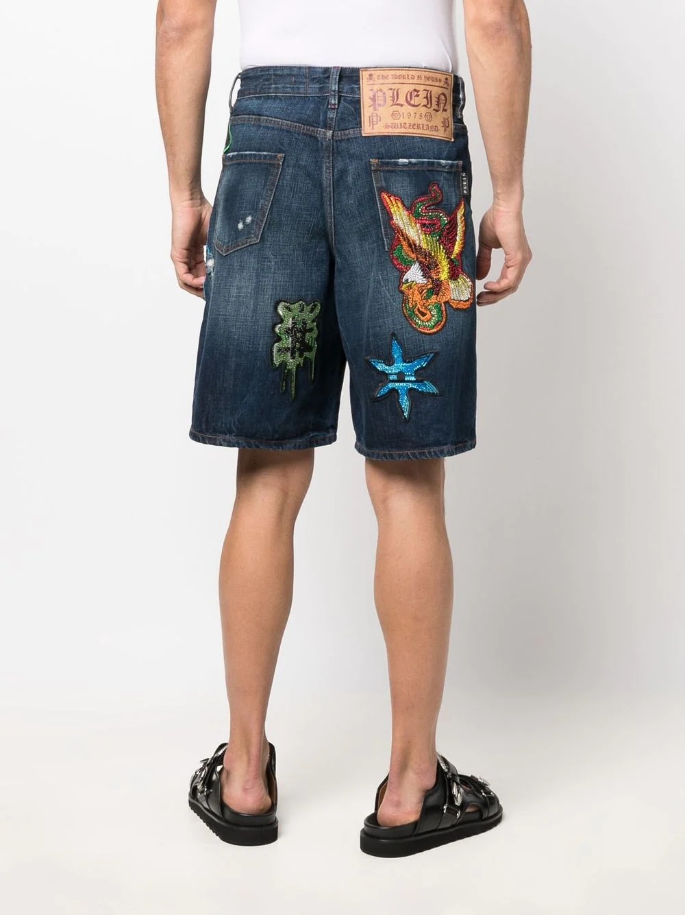 destroyed tattoo patches denim shorts - 4