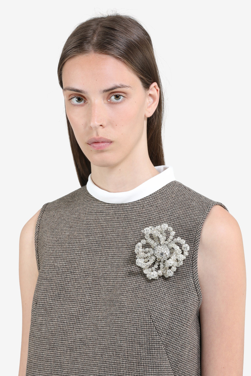 N°21 LARGE FLOWER BROOCH WITH CRYSTALS outlook