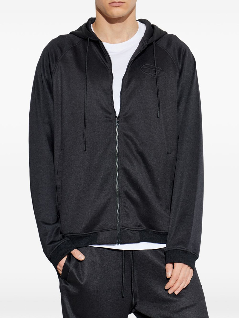 zip-up hoodie 3