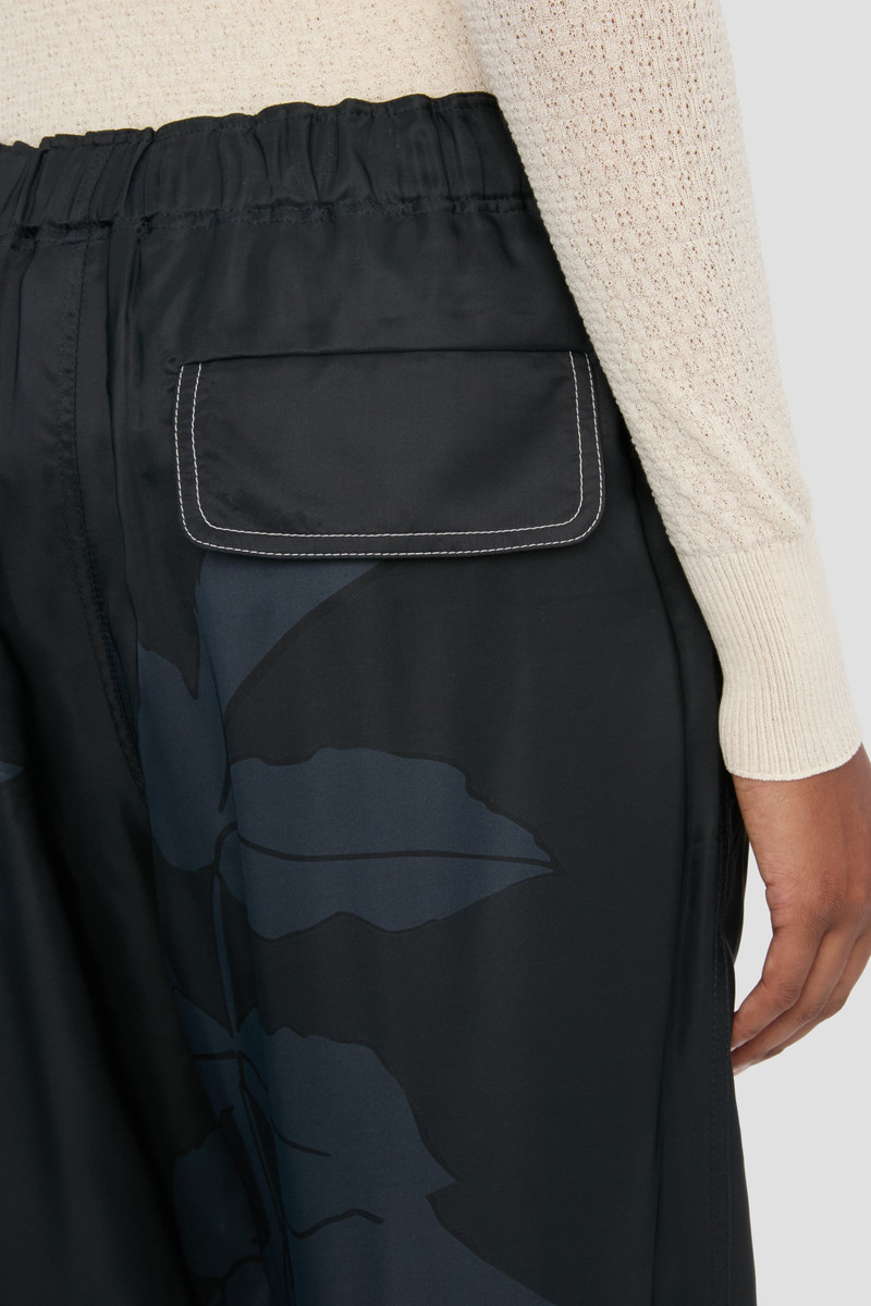 Cargo Trouser In Dark Navy Floral Print 6