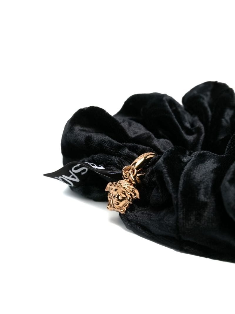 Medusa motif velvet scrunchie - 2