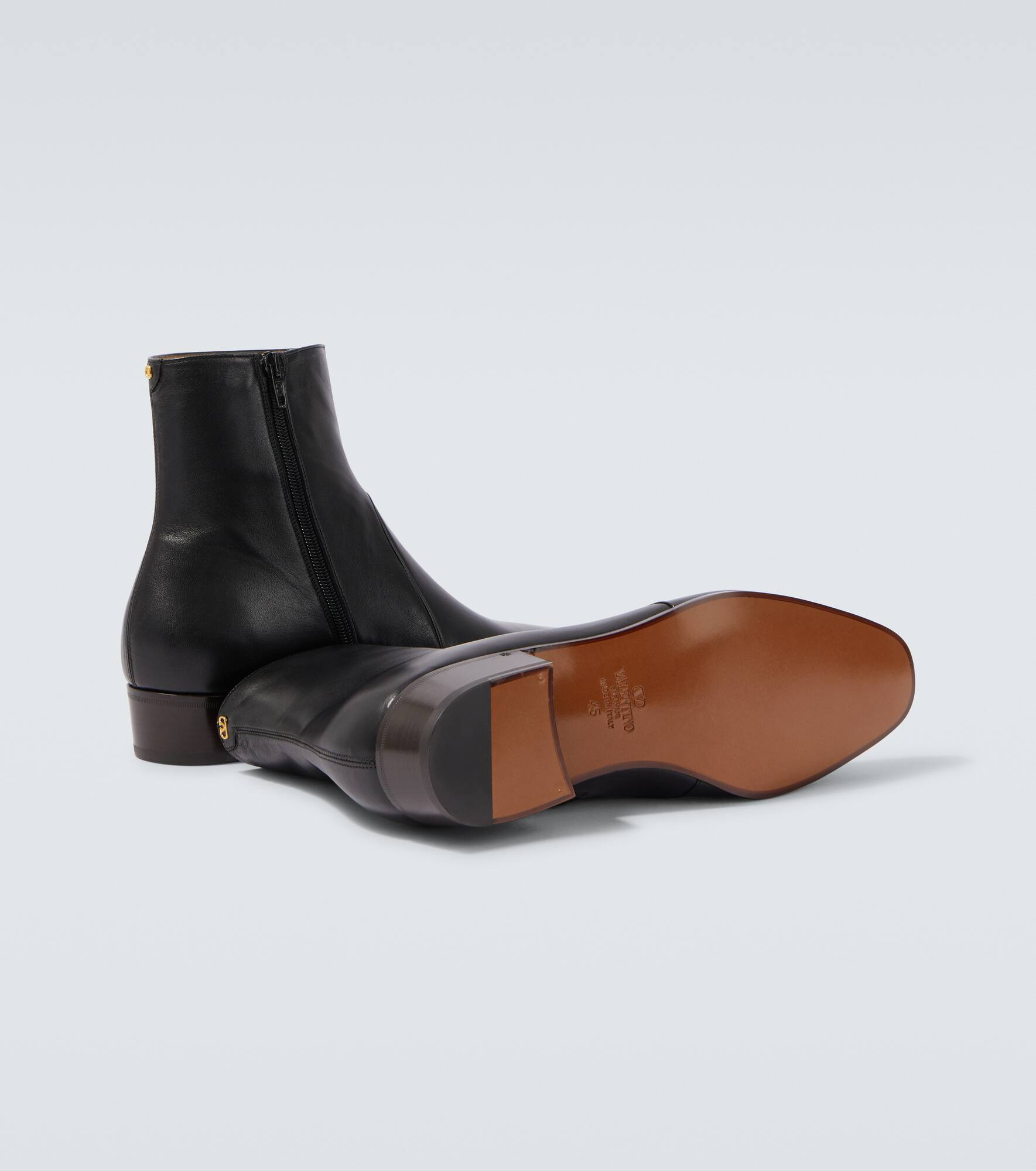 VLogo leather ankle boots - 7
