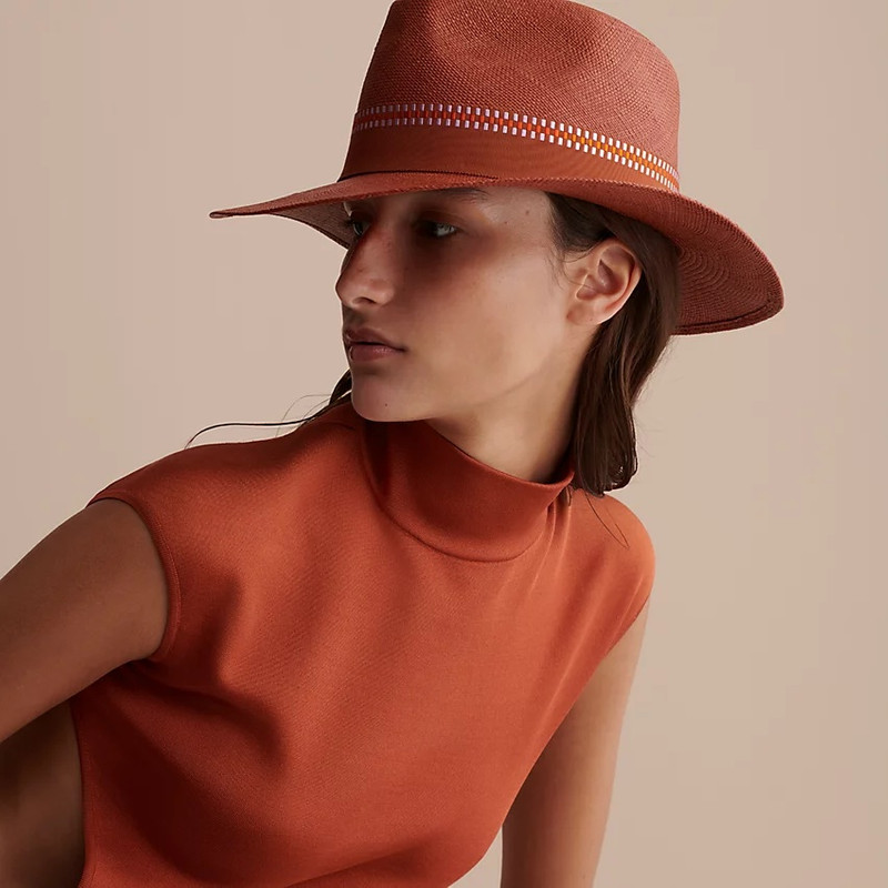 Hermès Esperance hat outlook