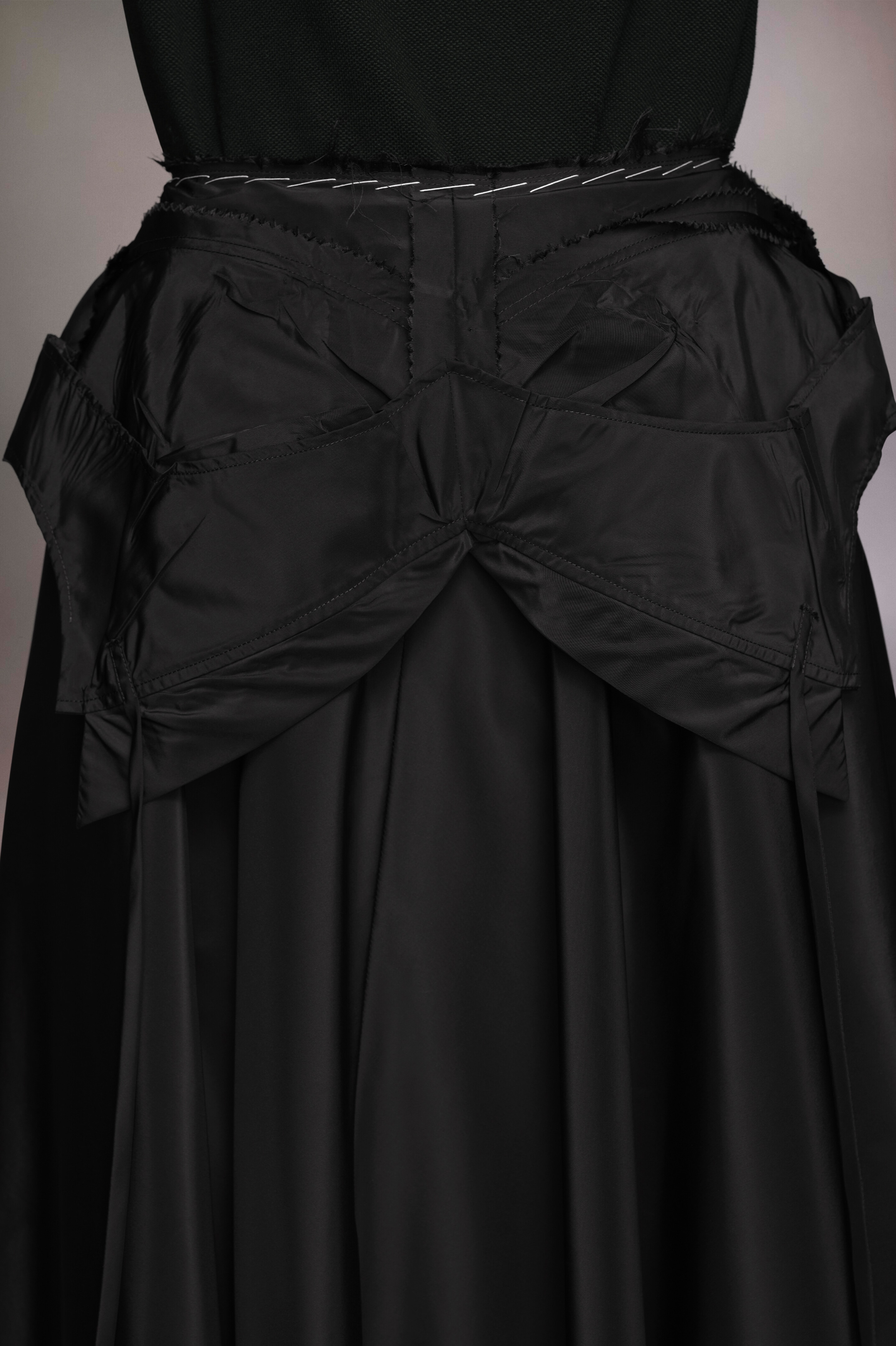 Maison Margiela Taffeta Midi Skirt | REVERSIBLE