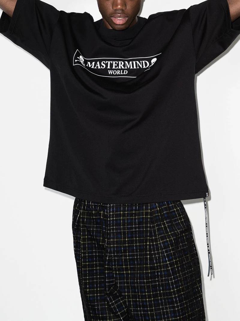 MASTERMIND WORLD Box Logo oversized T-shirt outlook