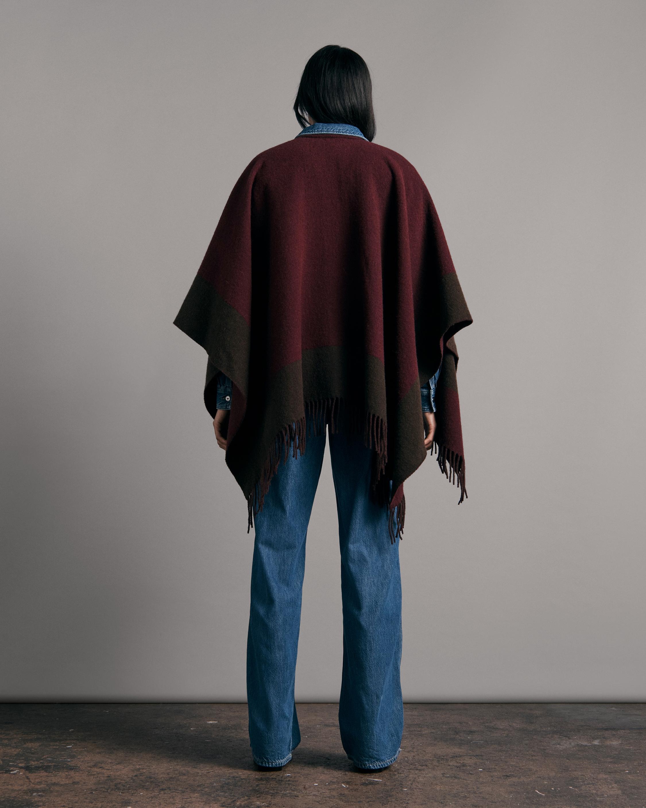 Highlands Wool Reversible Poncho
Midweight Poncho - 3