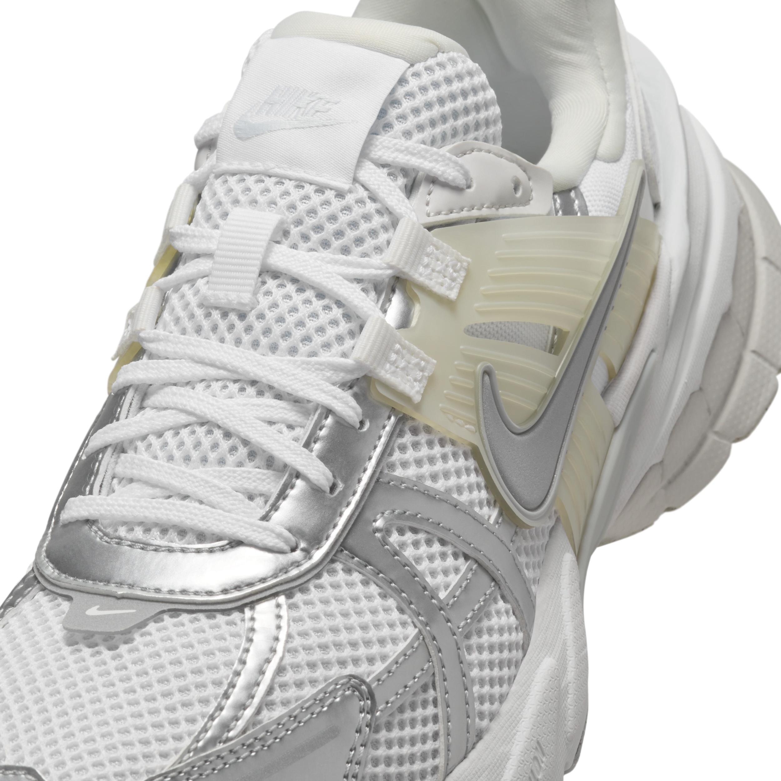 Nike Women's V2K Run Shoes - 8