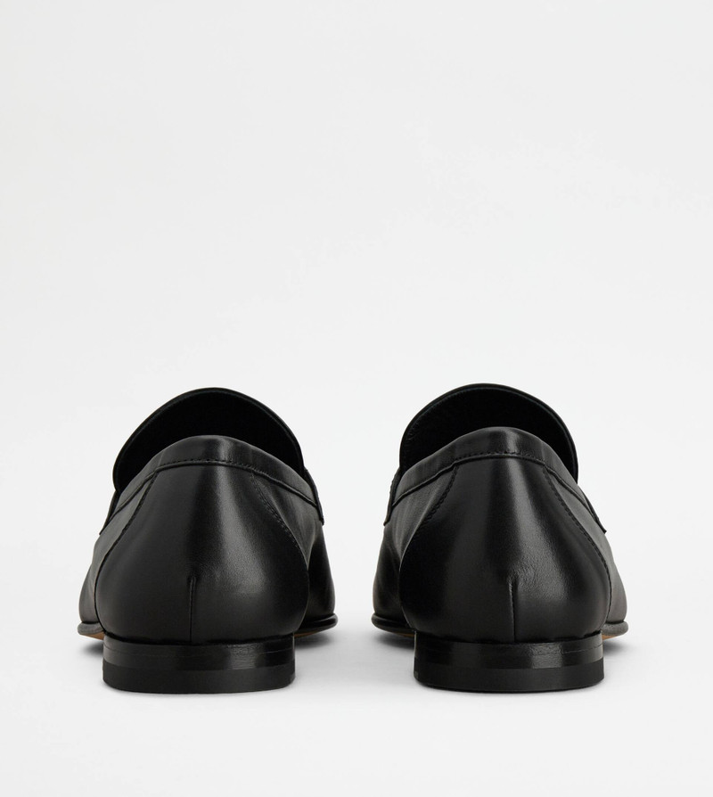 Tod's LOAFERS IN LEATHER - BLACK outlook