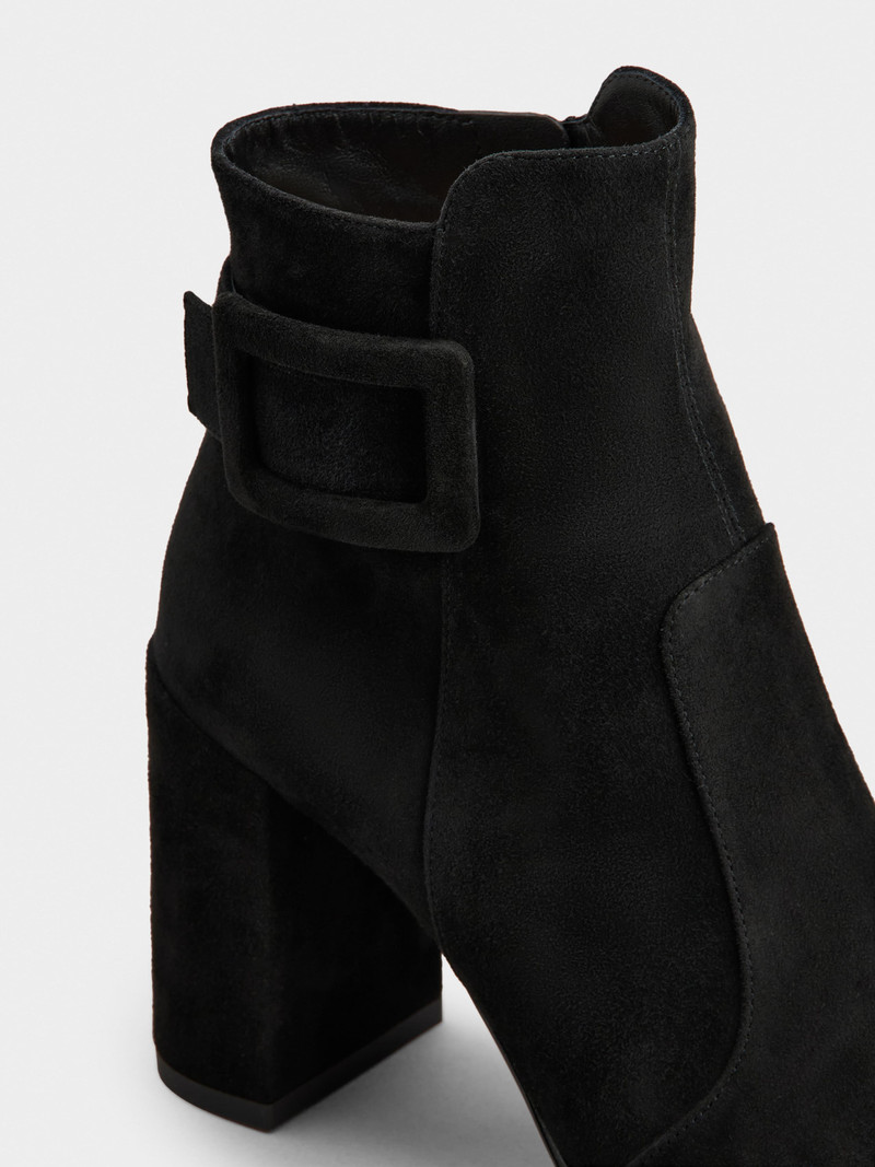 Booties in suede 3