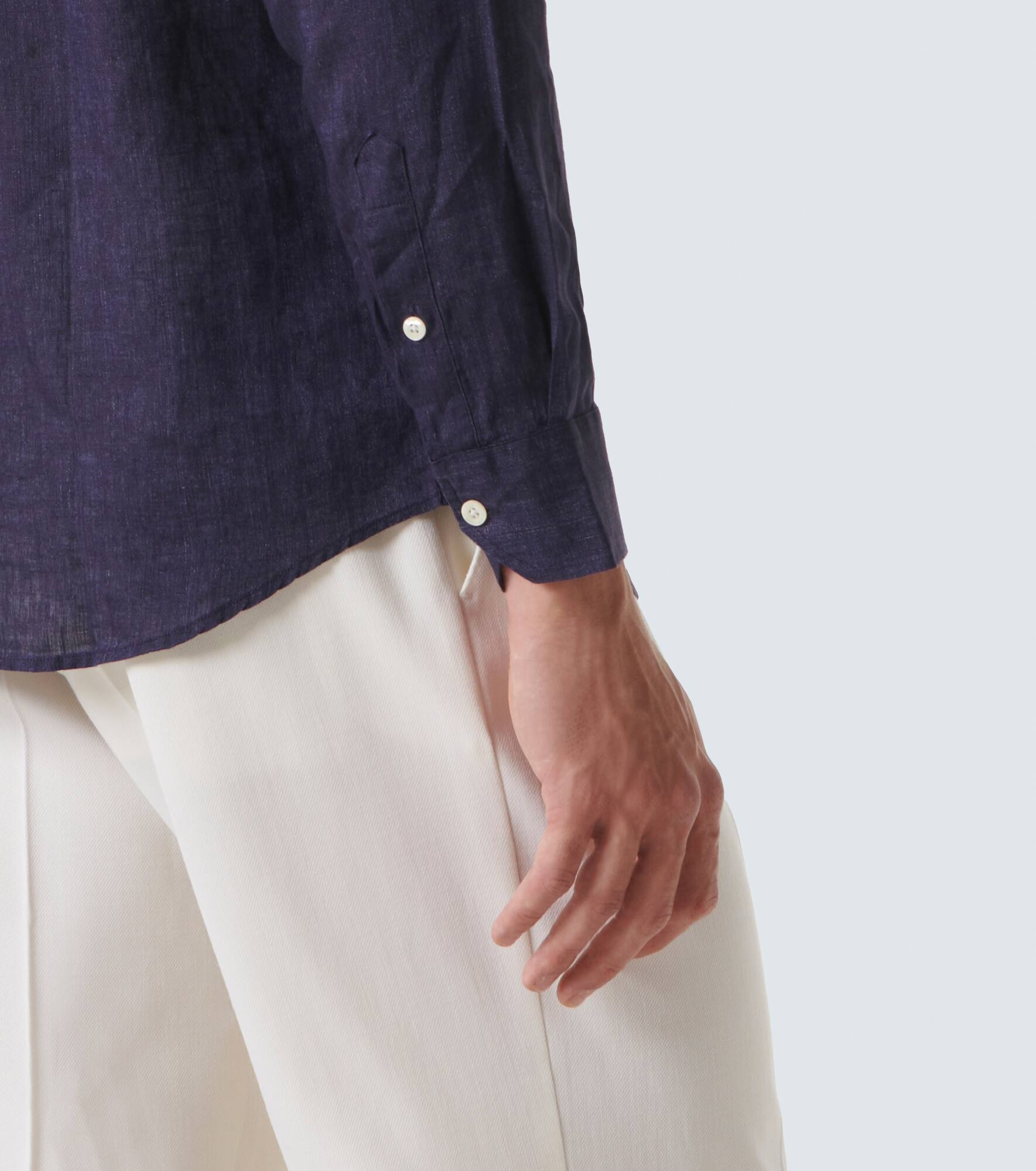 Long-sleeved linen shirt - 6