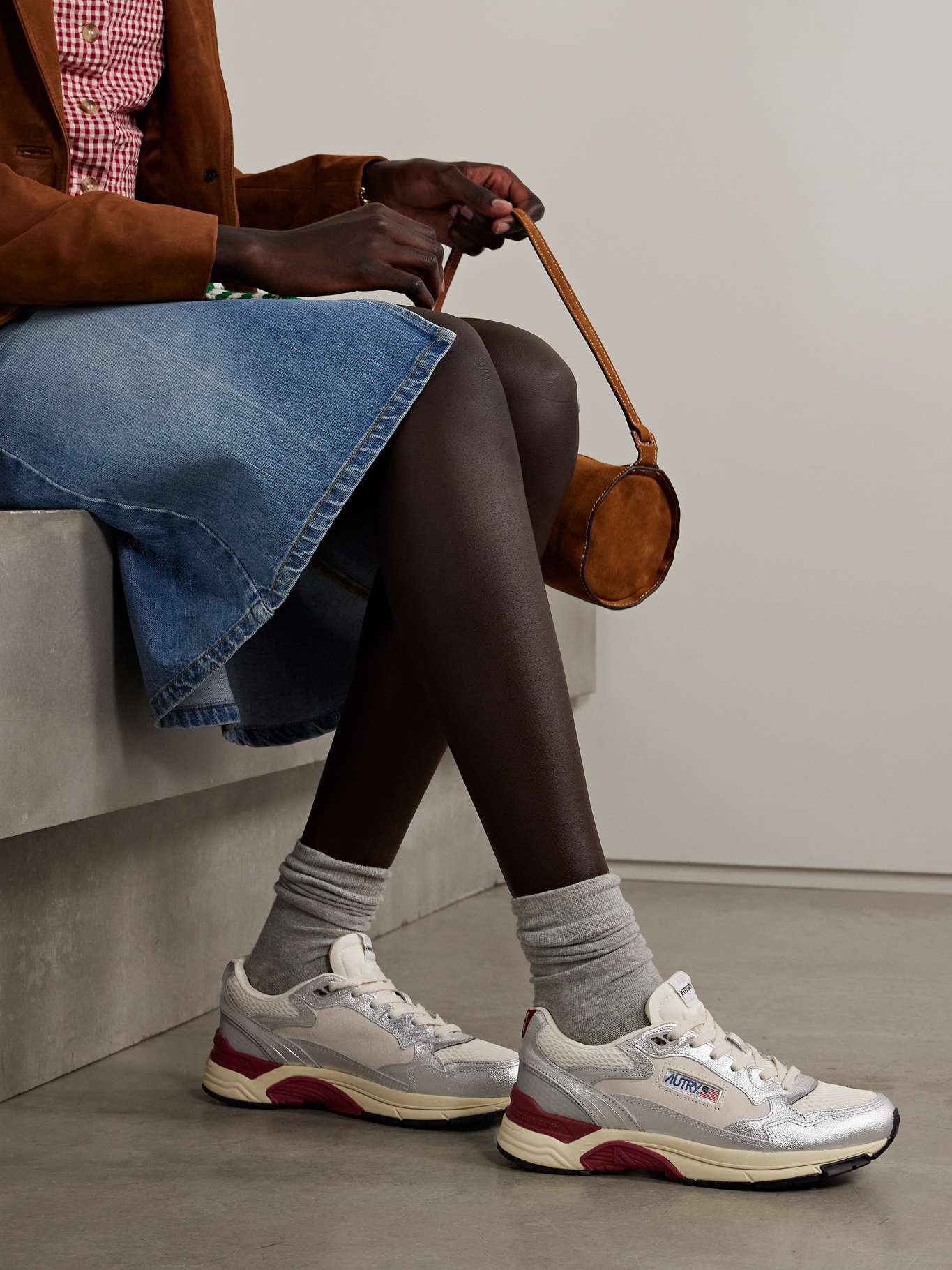 Hyperway Low mesh and suede-trimmed metallic leather sneakers Silver - 2