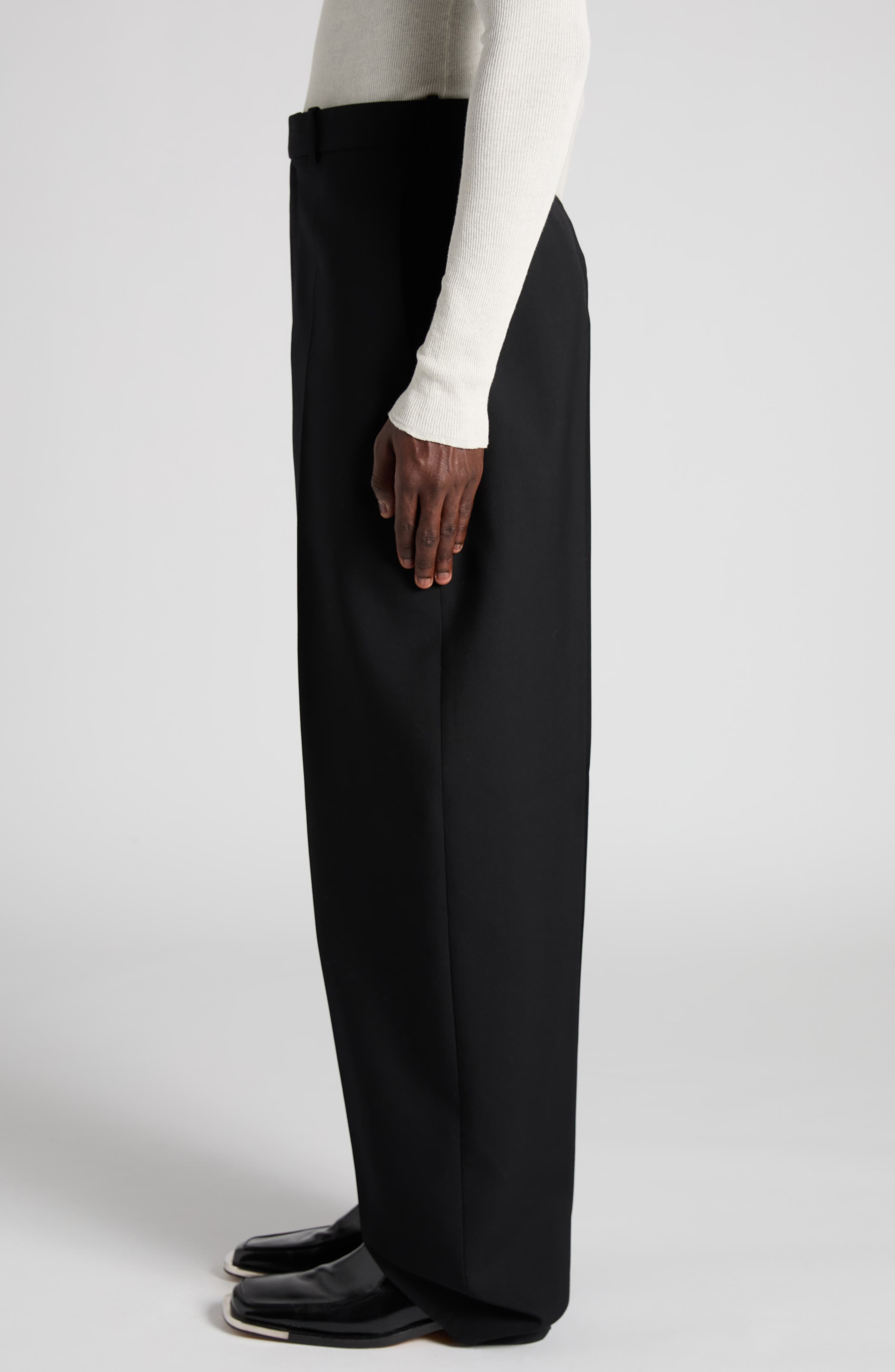 Bottega Veneta Lightweight Sartorial Wool Straight Leg Pants in 1000 Black at Nordstrom - 4