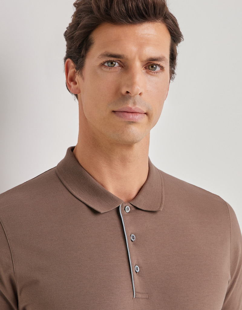 TAUPE COTTON POLO SHIRT WITH CONTRASTING PIPING ON THE BUTTON PLACKET 5