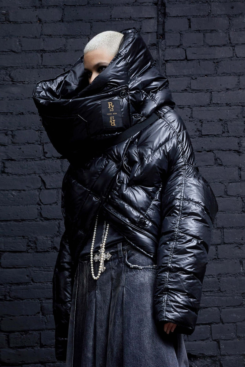 R13 UPSIDE-DOWN COAT - BLACK outlook