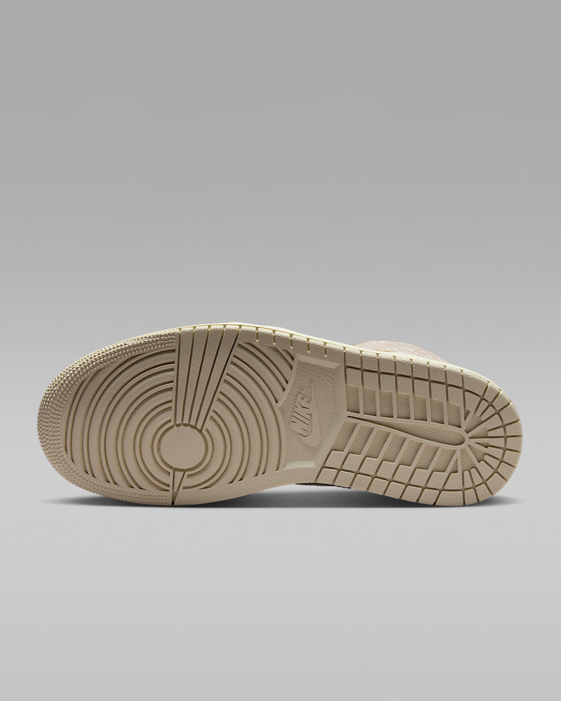 Jordan Air Jordan 1 Mid SE Women's Shoes outlook