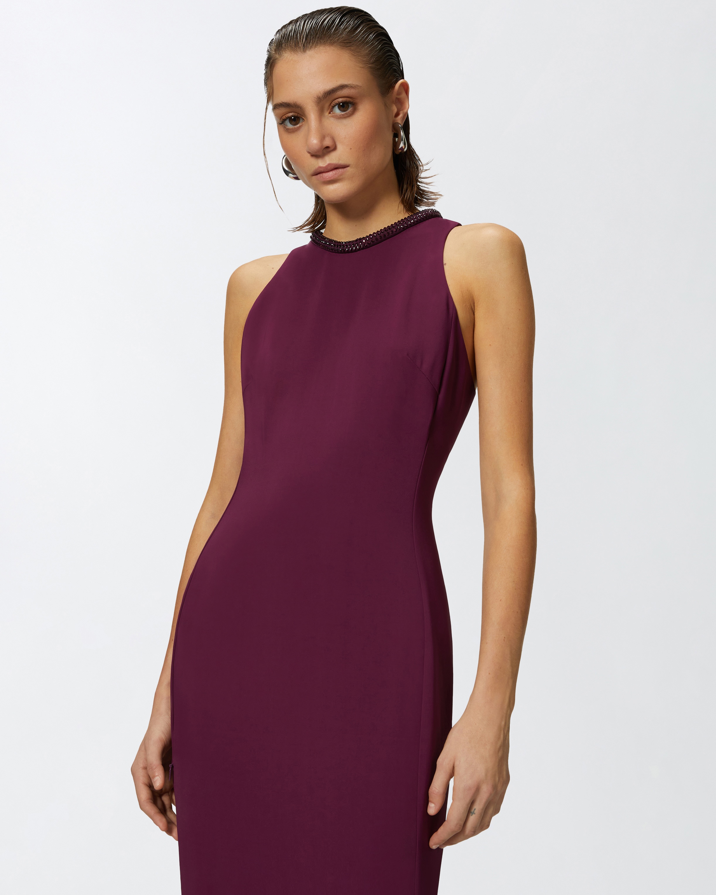 BLACK SHEATH DRESS WITH RHINESTONED NECKLINE - 5