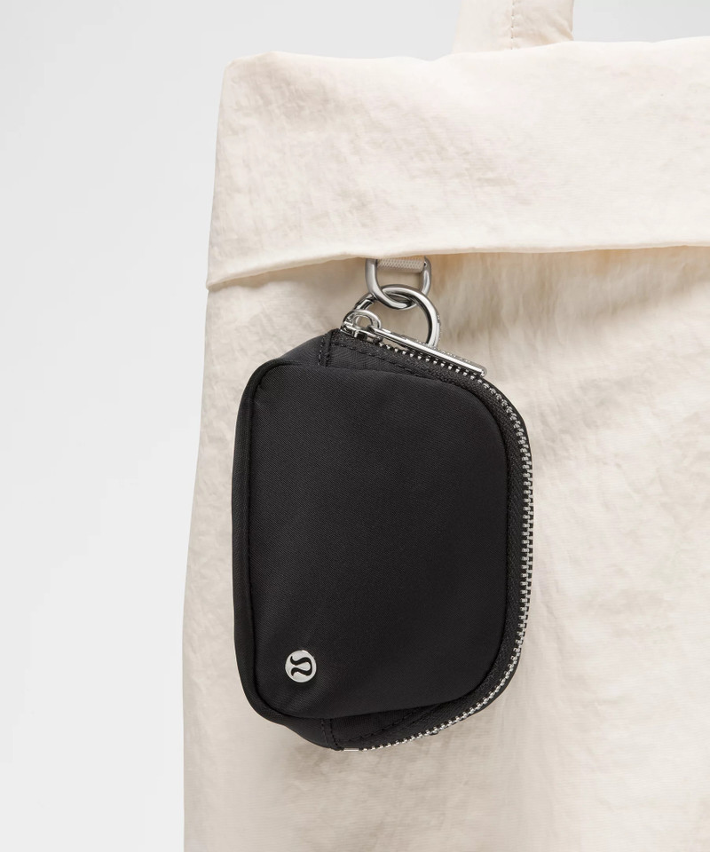 lululemon Everywhere Belt Bag Nano outlook