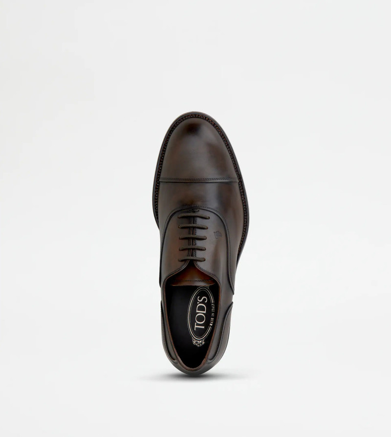 Tod's LACE-UPS IN LEATHER - BROWN outlook
