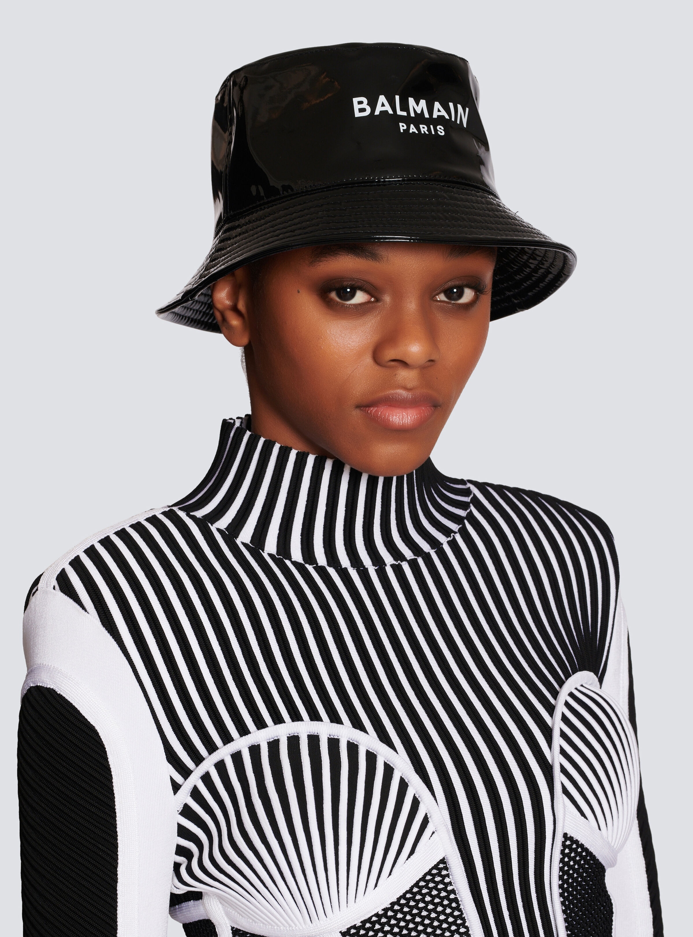 Vinyl bucket hat with Balmain logo - 2