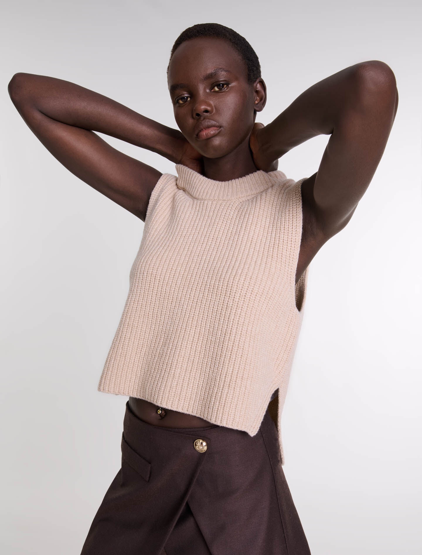 Sleeveless wool jumper - 8