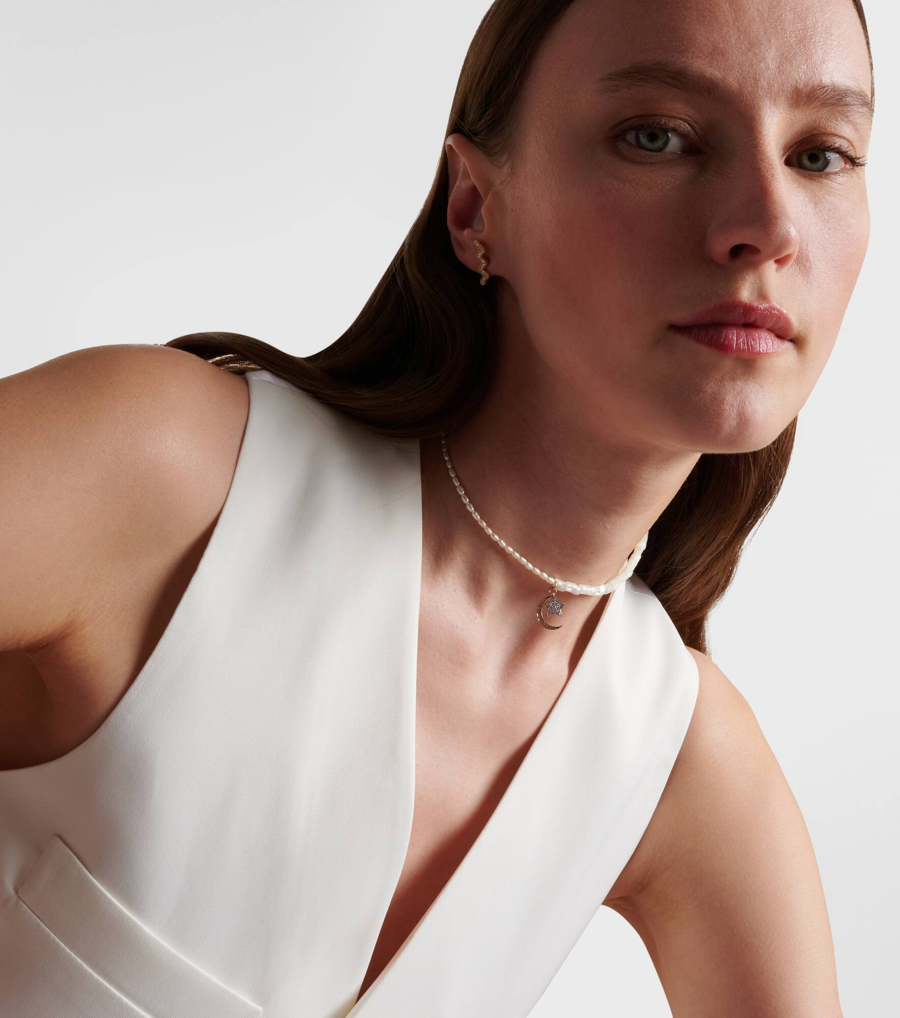 Half Moon 14kt gold choker with diamonds - 2