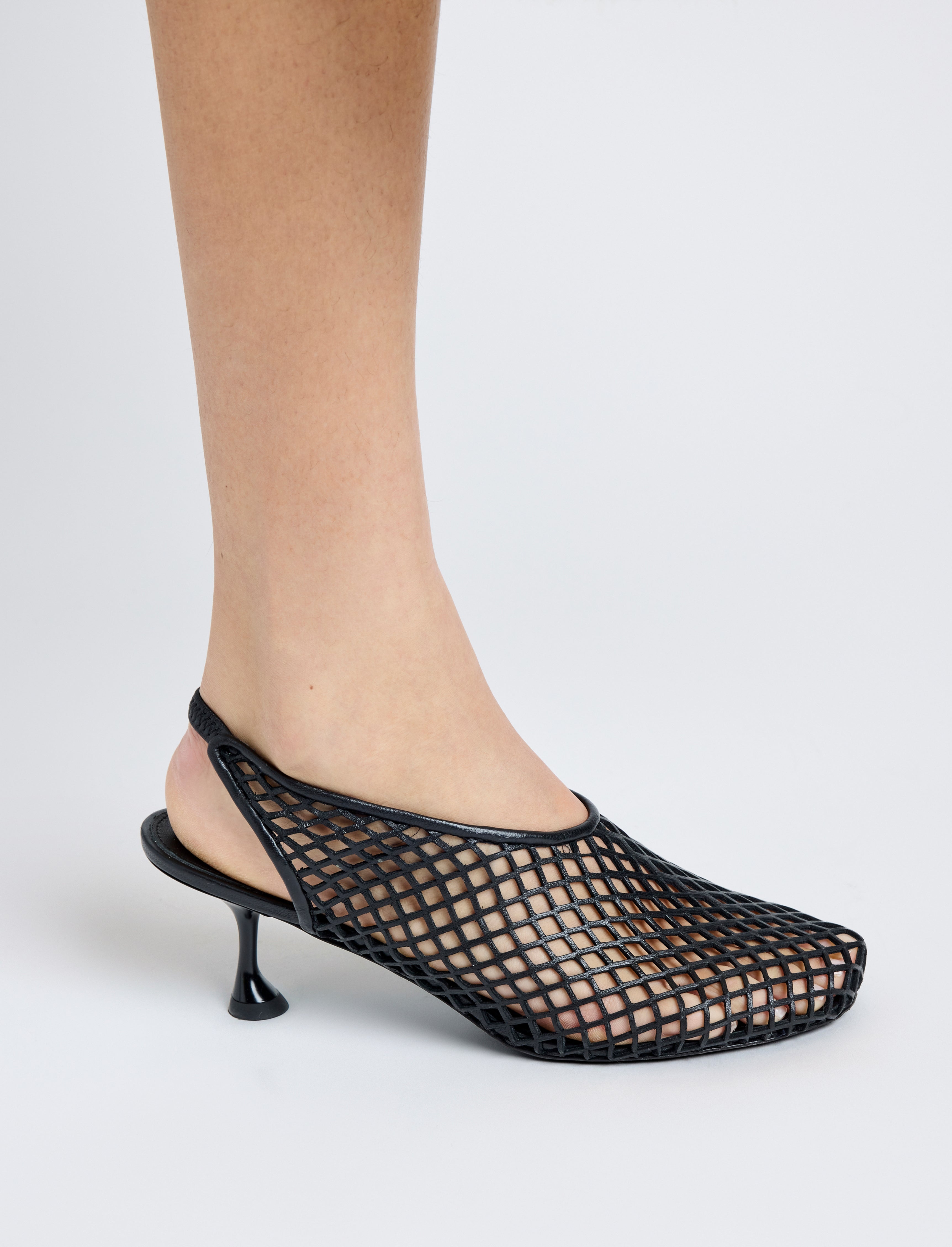 Tee Perforated Slingback Pumps - 6