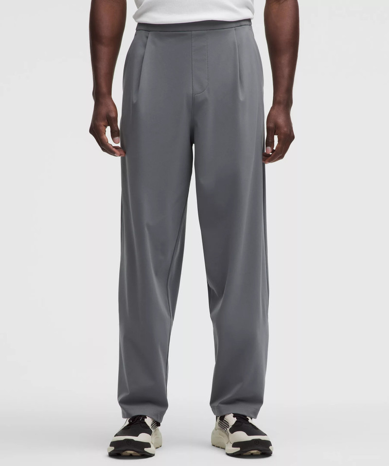 lululemon Men's Daydrift Relaxed-Fit Pleated Trouser *Regular outlook