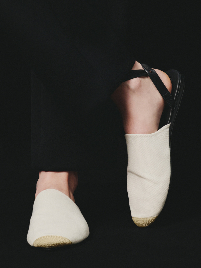 JACQUEMUS The Espadrilles mules outlook