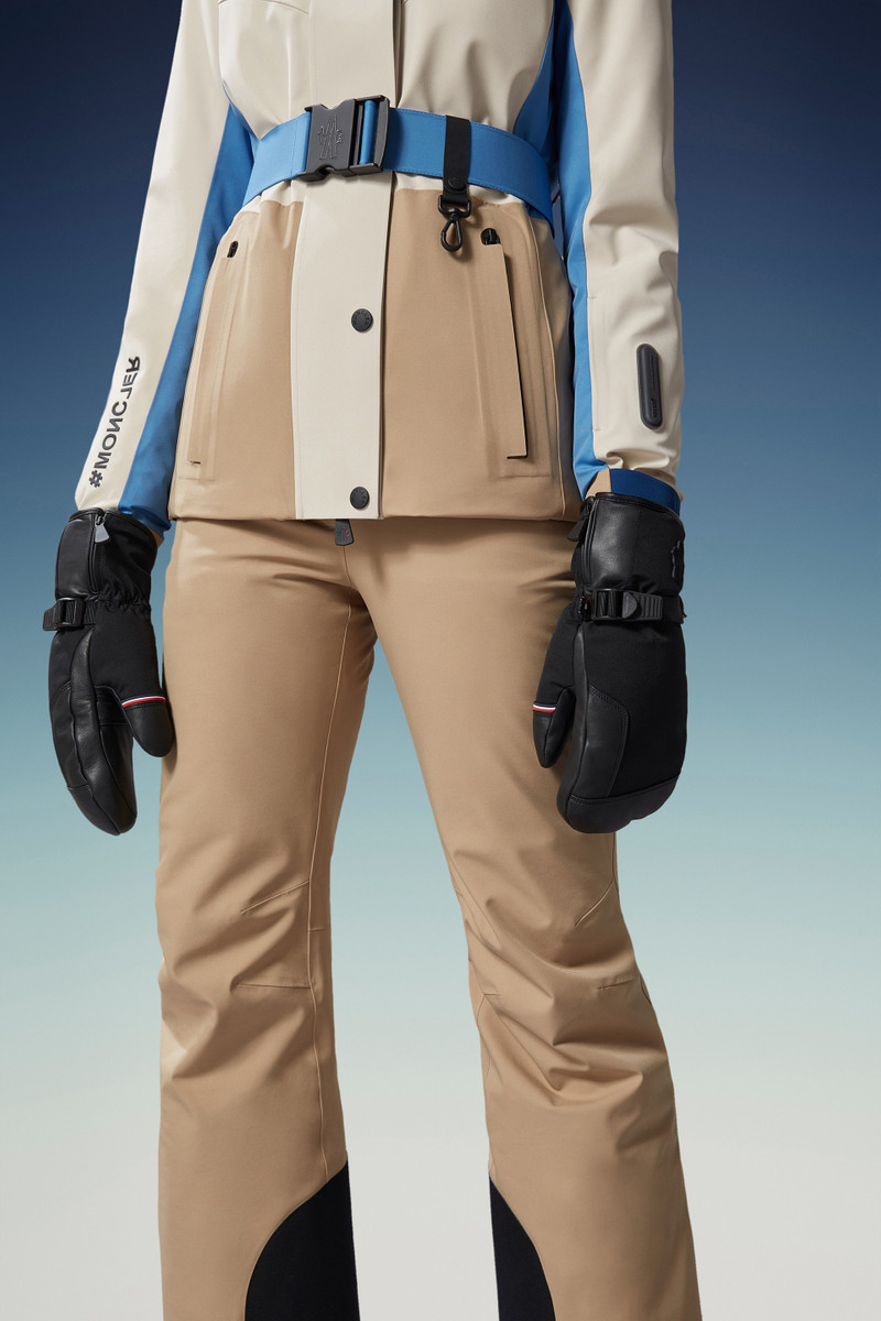 Moncler Gloves outlook