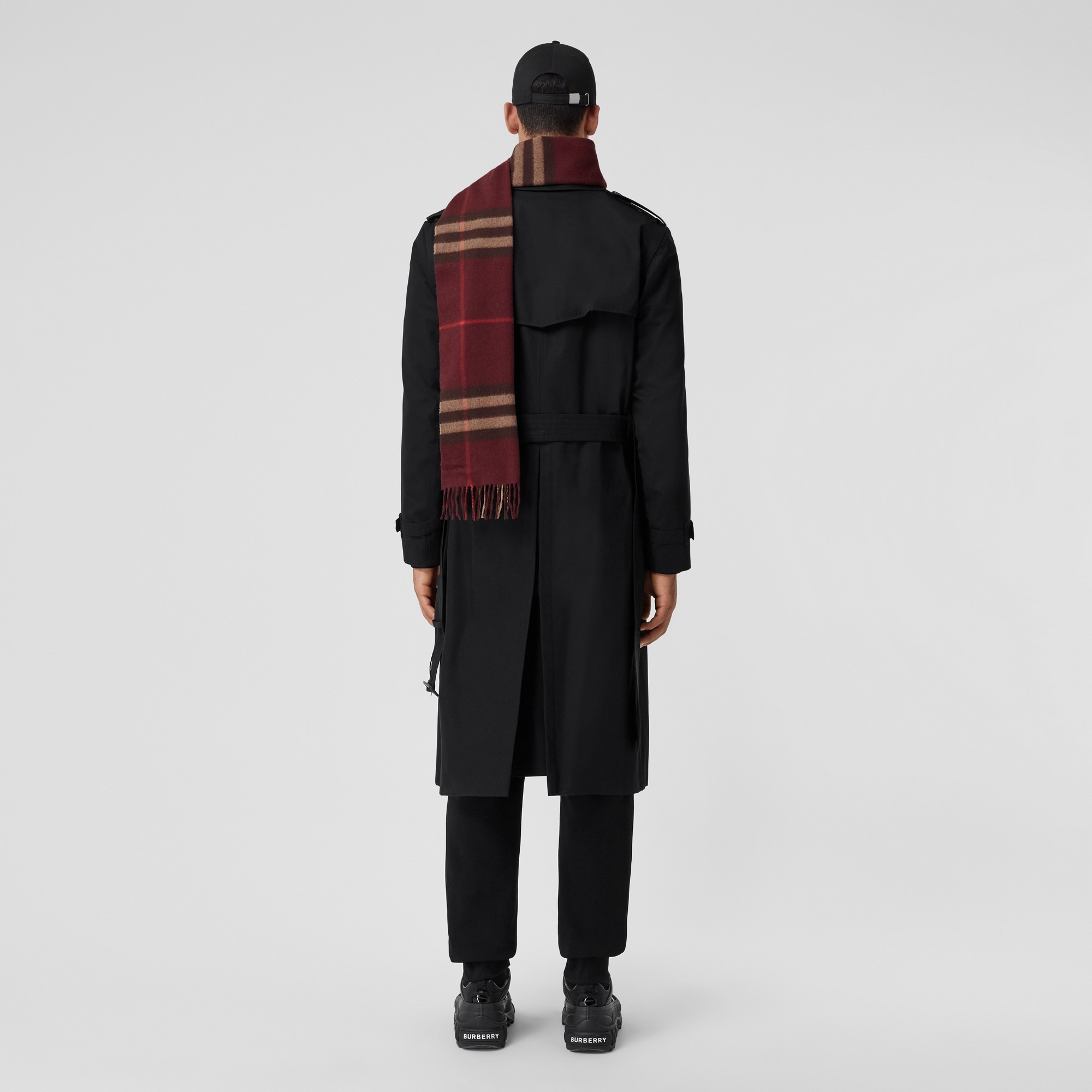 The Classic Check Cashmere Scarf - 7