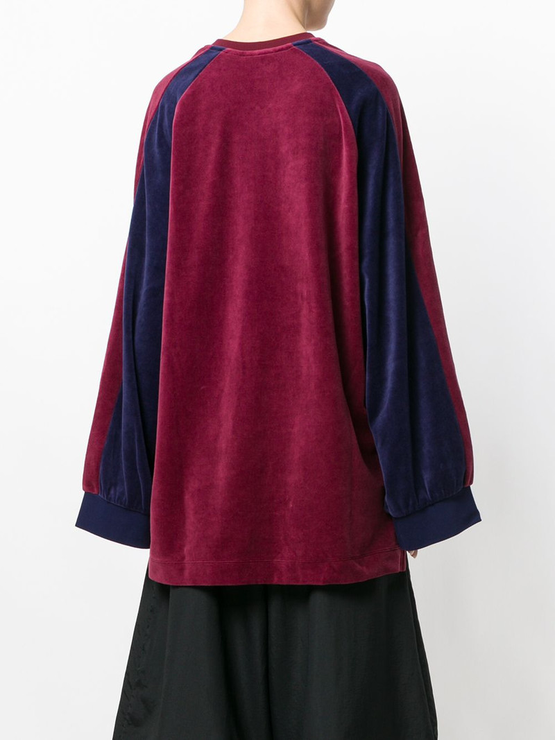 v-neck sweatshirt 4